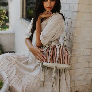 NENA & CO - DRAWSTRING BUCKET BAG - SMALL - ARTISAN COLLECTION - ALMENDRA - BONE